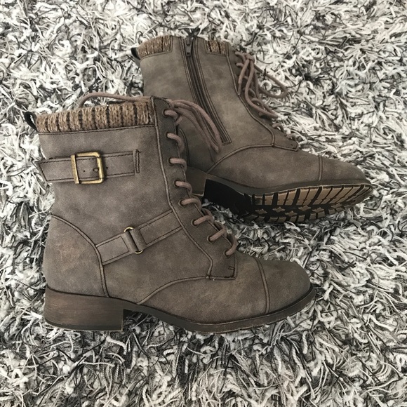 Taupe boots - Picture 1 of 3